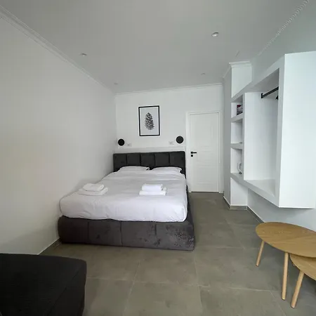 Scorpio Apart-hotel Qeparo