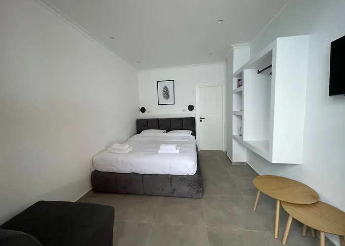 Scorpio Apart Otel Qeparo