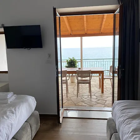 Scorpio Aparthotel Qeparo